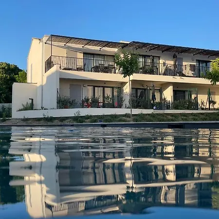 Les Papillons Du Ventoux - Le Myrtil- Eenslaapkamerappartement Met Terras En Tuin Apartment Malaucene